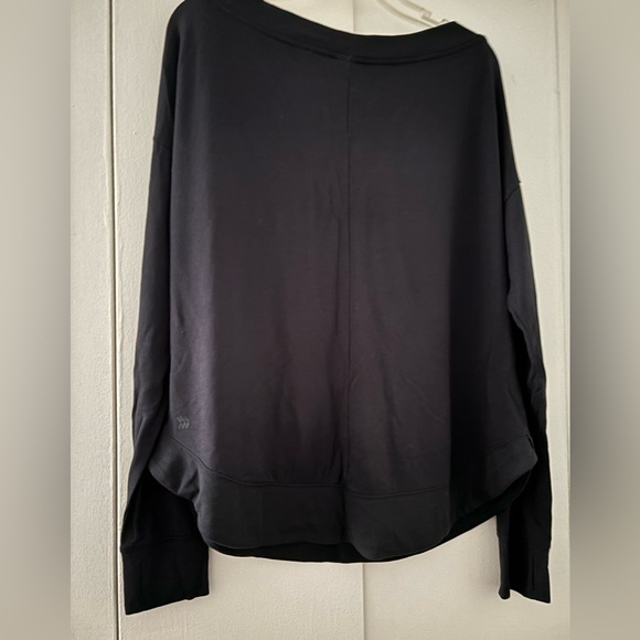 Black All In Motion top - Picture 4 of 5